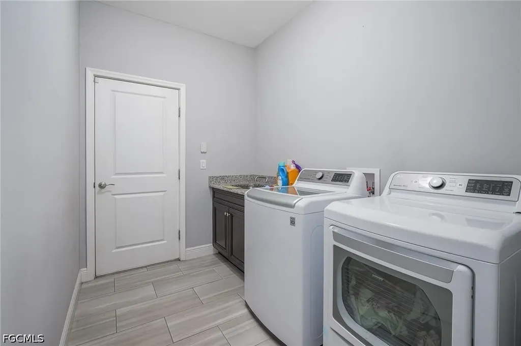 1802 NW 20th Terrace Cape Coral FL 33993