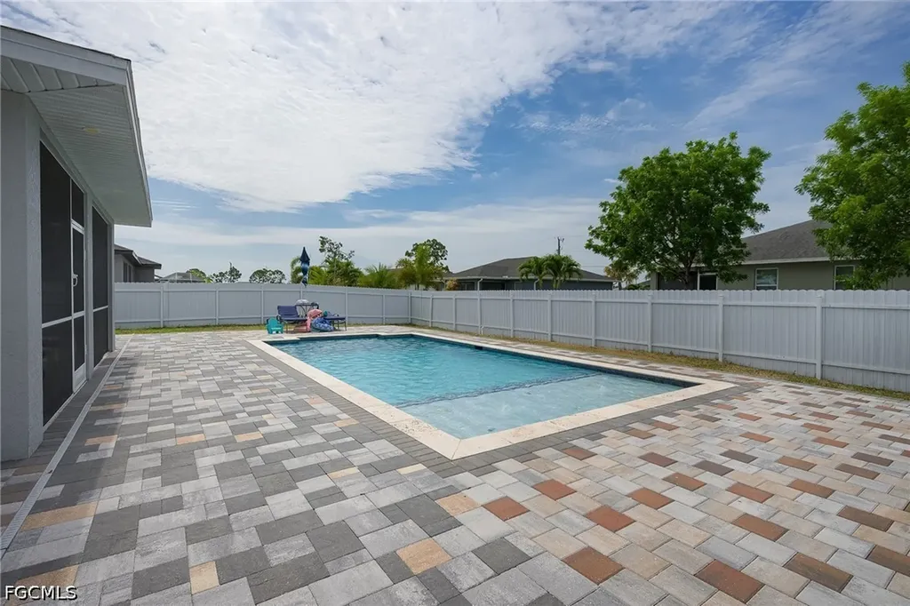 1802 NW 20th Terrace Cape Coral FL 33993