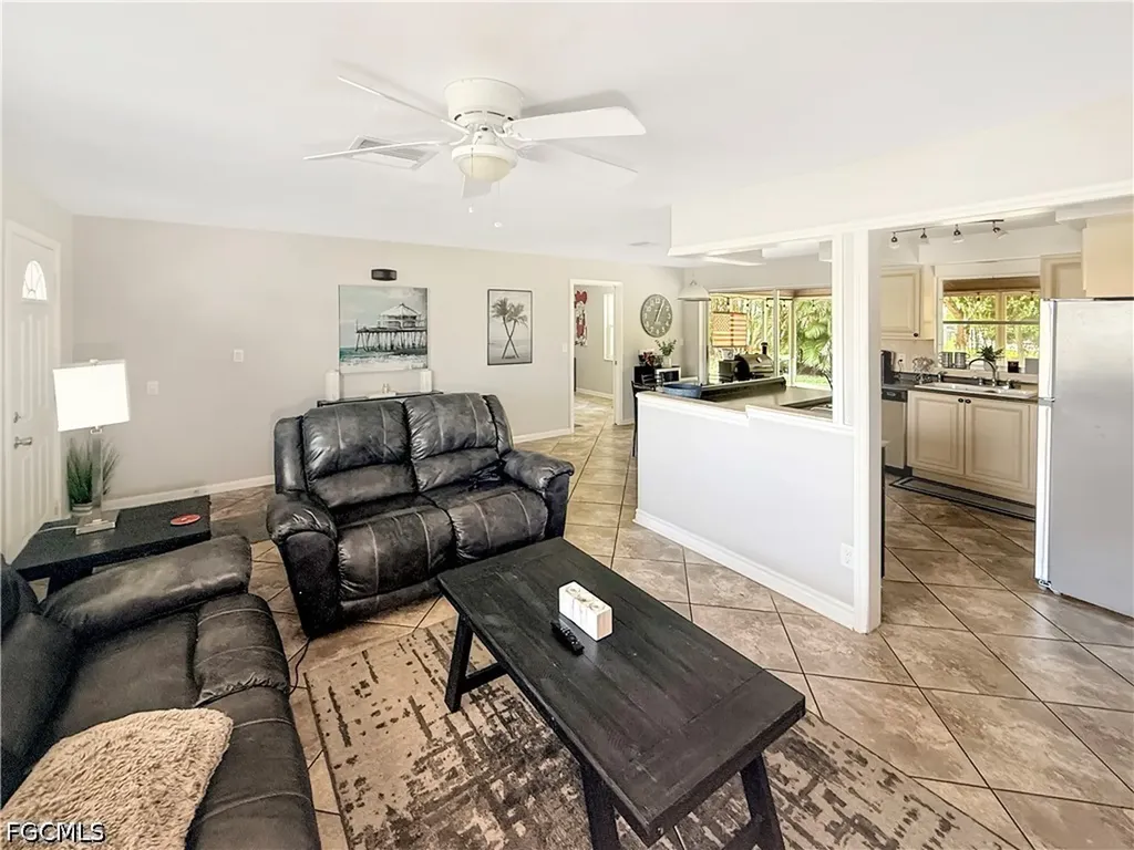 536 SE 26th Terrace Cape Coral FL 33904