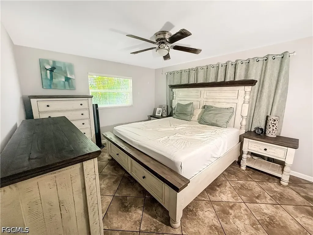 536 SE 26th Terrace Cape Coral FL 33904