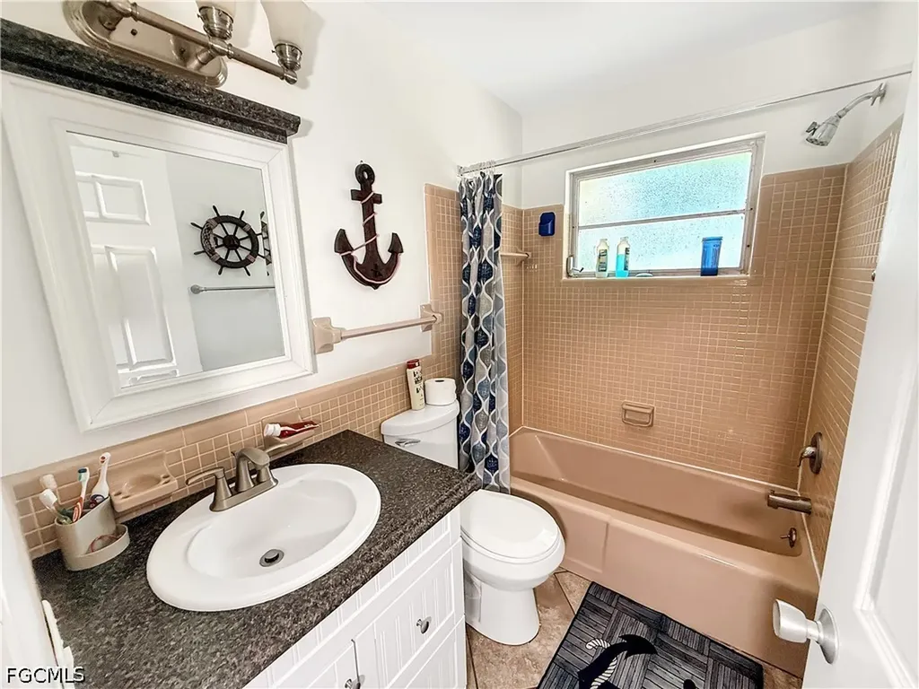 536 SE 26th Terrace Cape Coral FL 33904
