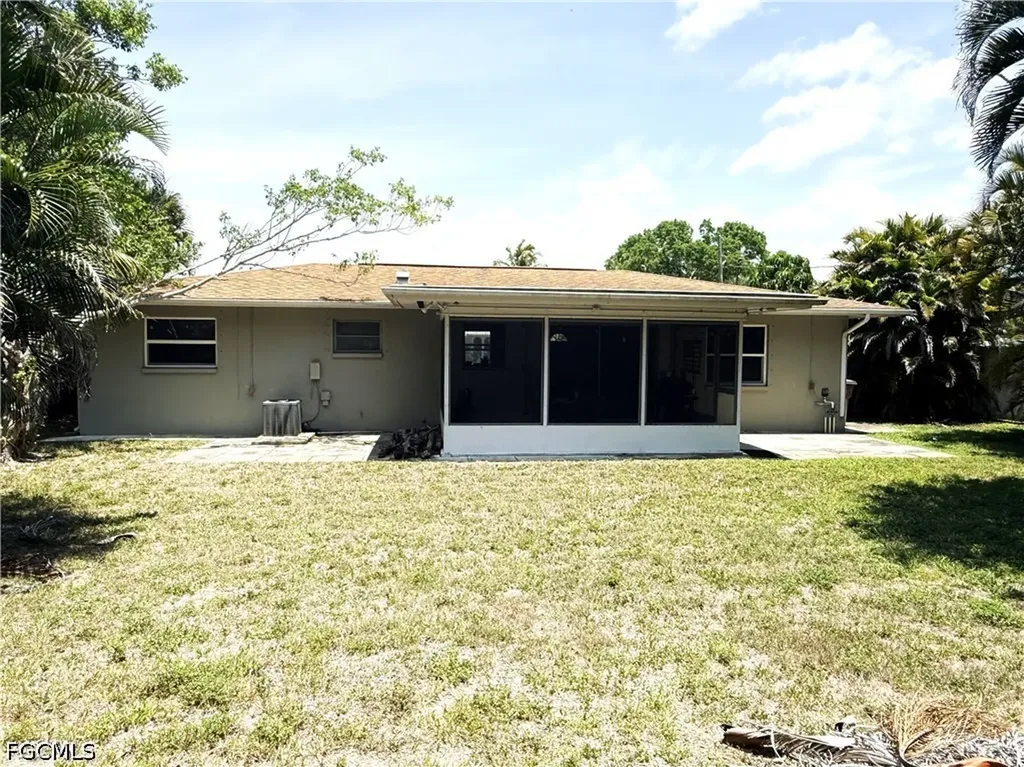 536 SE 26th Terrace Cape Coral FL 33904