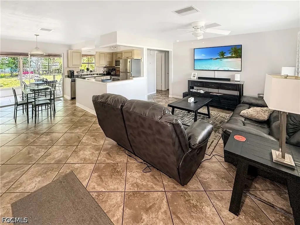 536 SE 26th Terrace Cape Coral FL 33904