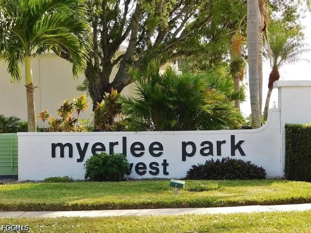 1449 Saddle Woode Drive W Fort Myers FL 33919