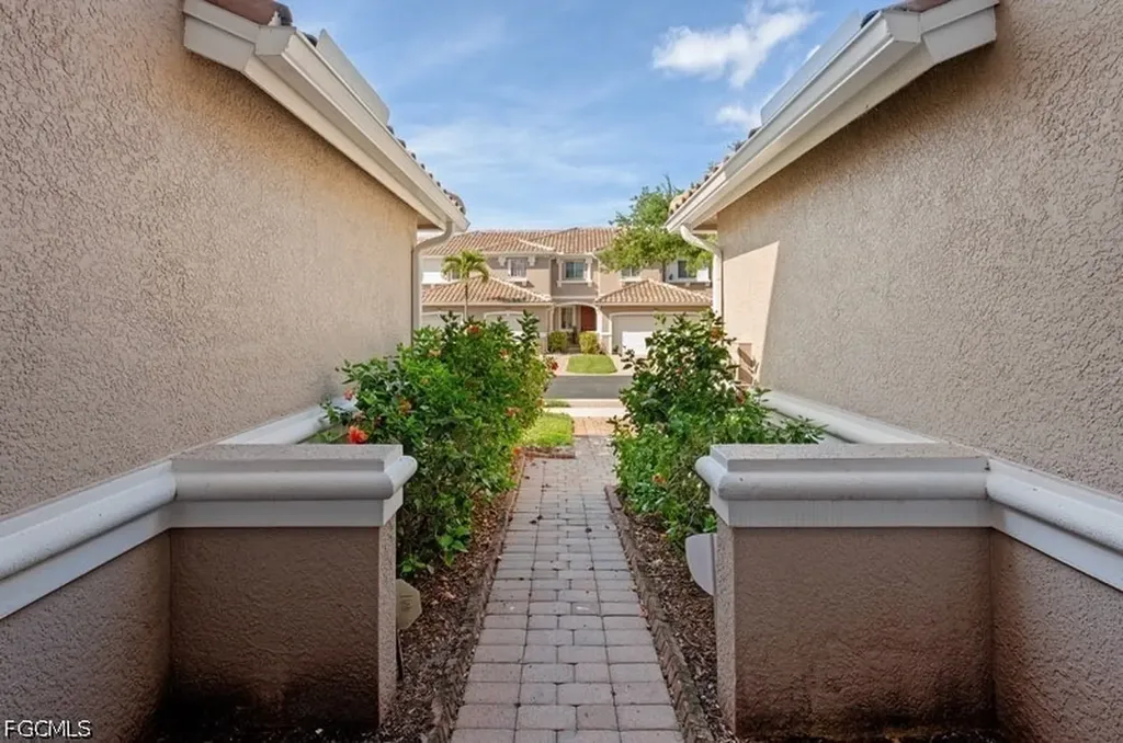 9967 Chiana Circle Fort Myers FL 33905