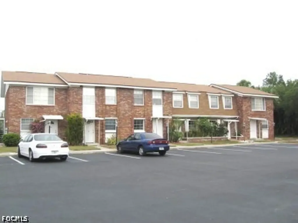 864 Courtington Lane Fort Myers FL 33919