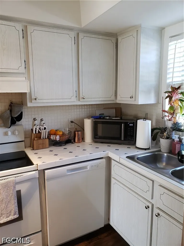 864 Courtington Lane Fort Myers FL 33919