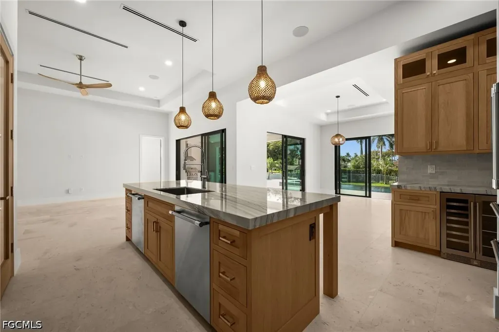1460 Venetian Court Cape Coral FL 33904
