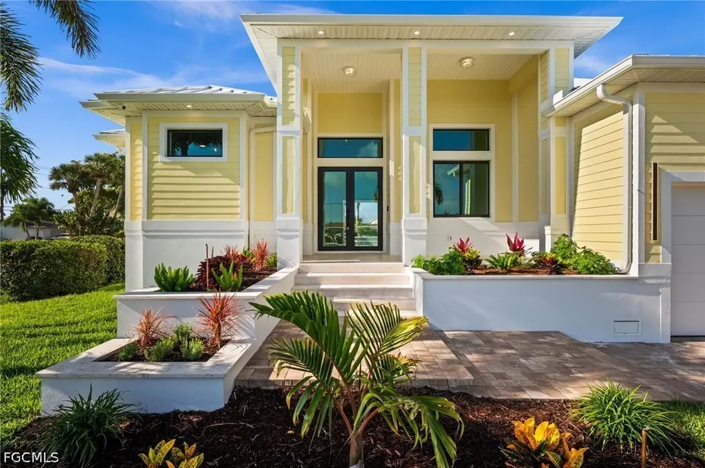 1460 Venetian Court Cape Coral FL 33904