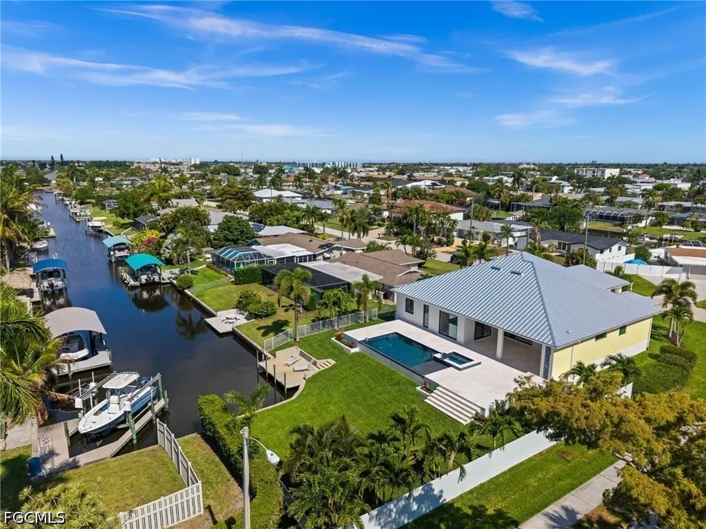 1460 Venetian Court Cape Coral FL 33904