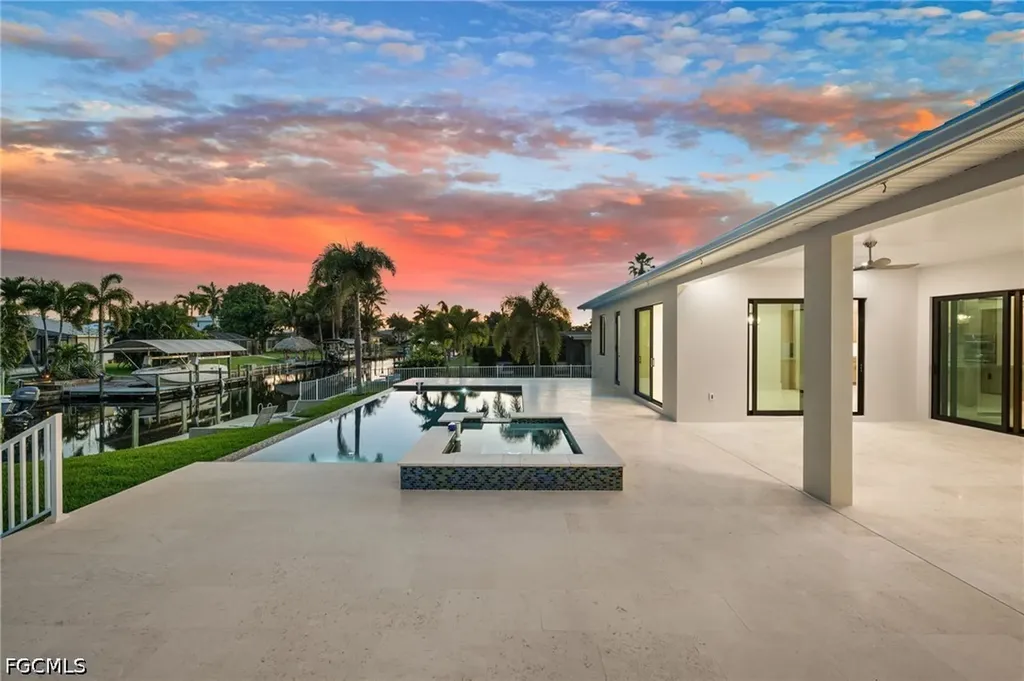 1460 Venetian Court Cape Coral FL 33904