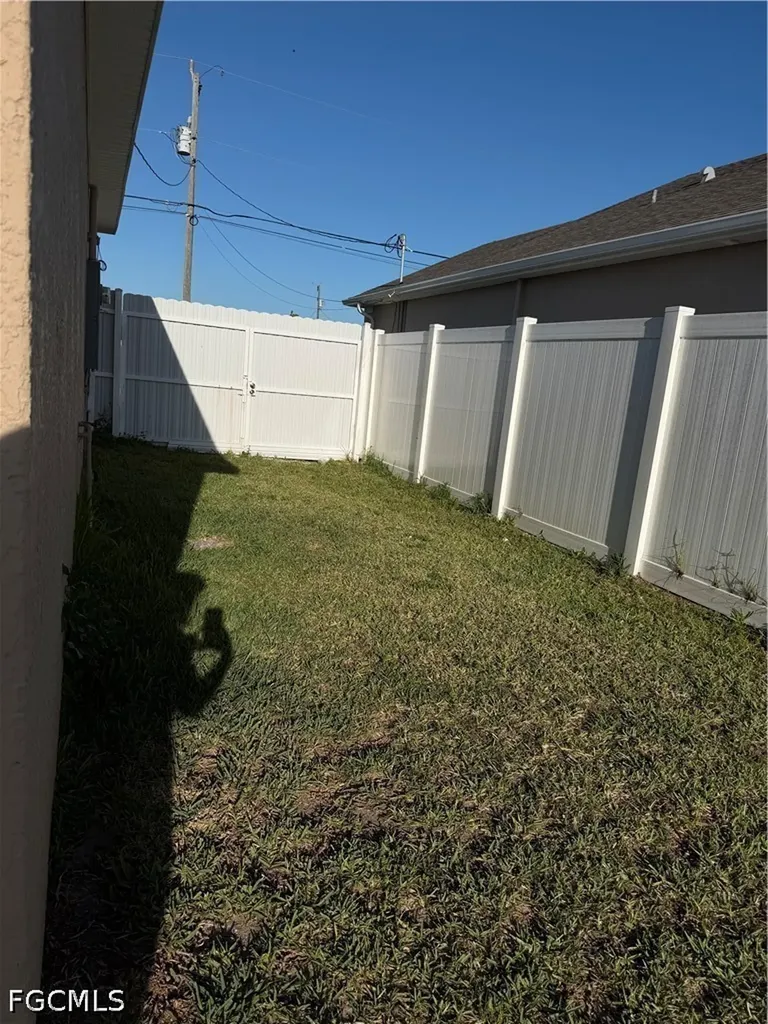 100 NW 13th Place Cape Coral FL 33993