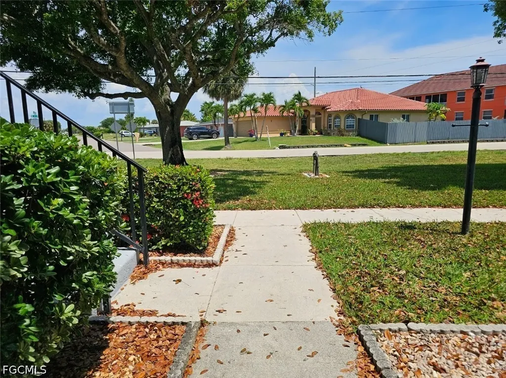 4722 SE 1st Place Cape Coral FL 33904