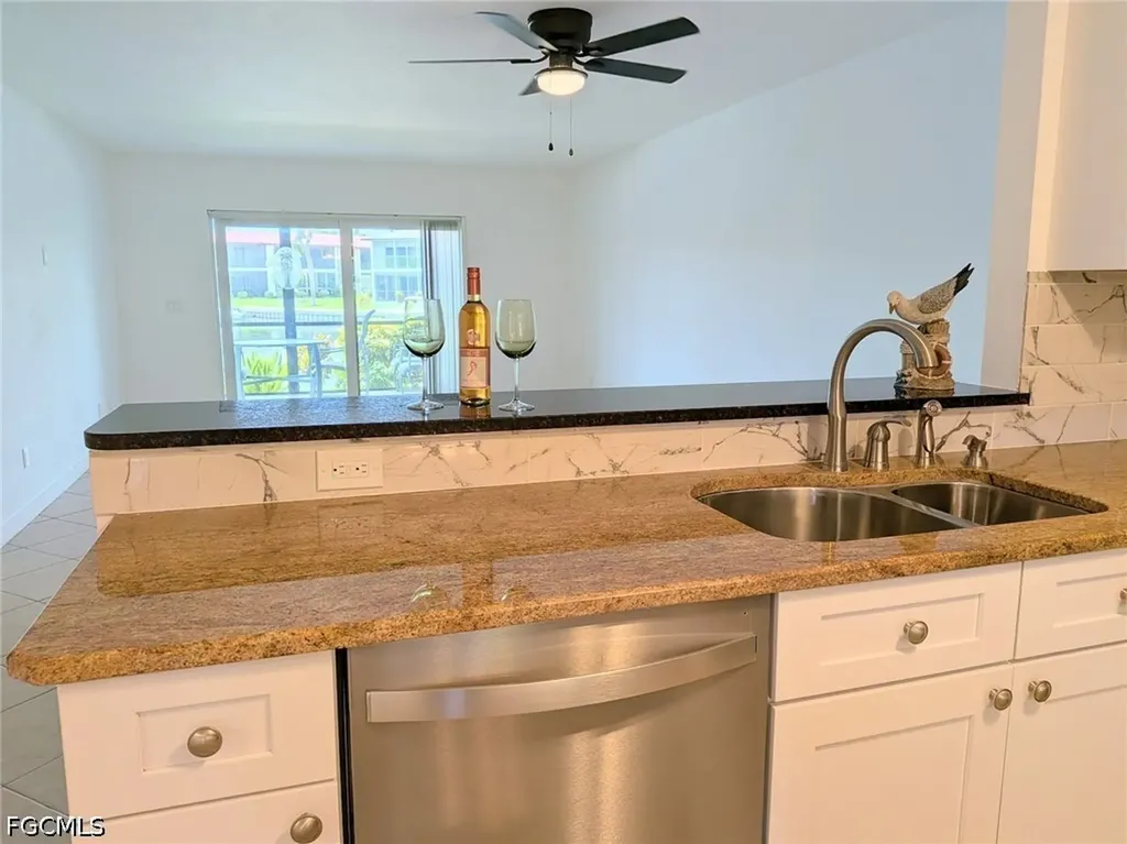 4722 SE 1st Place Cape Coral FL 33904