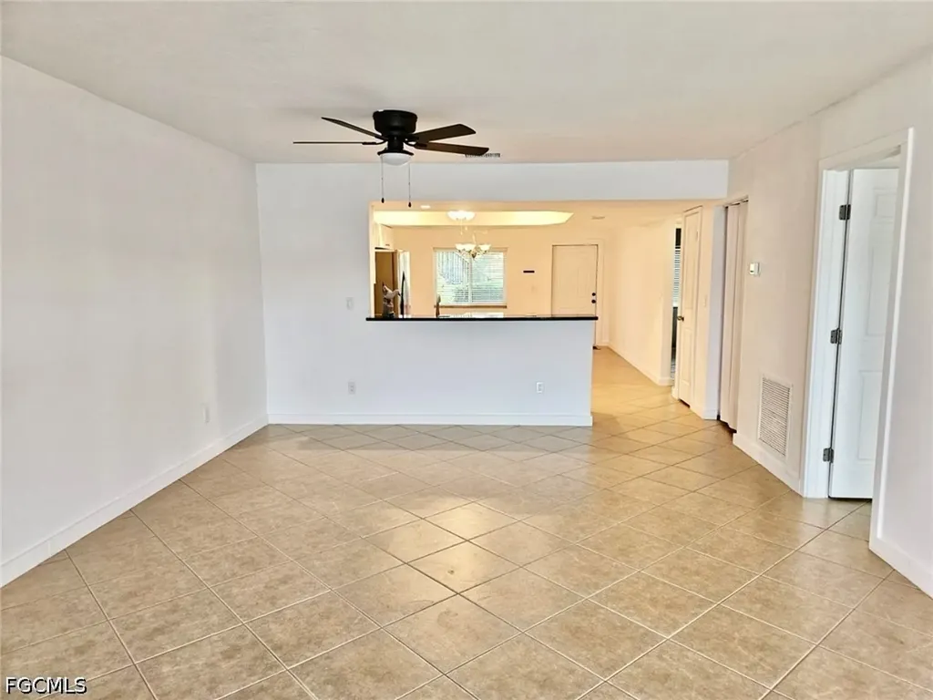 4722 SE 1st Place Cape Coral FL 33904