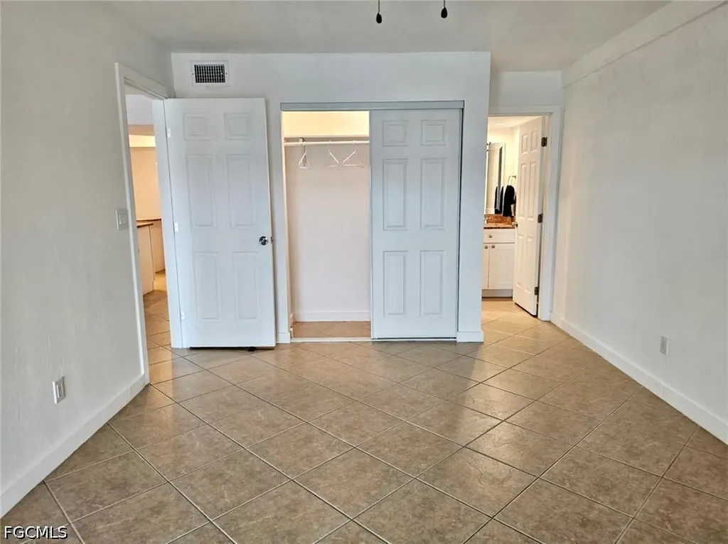 4722 SE 1st Place Cape Coral FL 33904