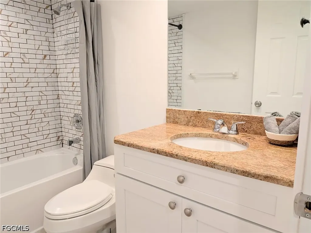 4722 SE 1st Place Cape Coral FL 33904