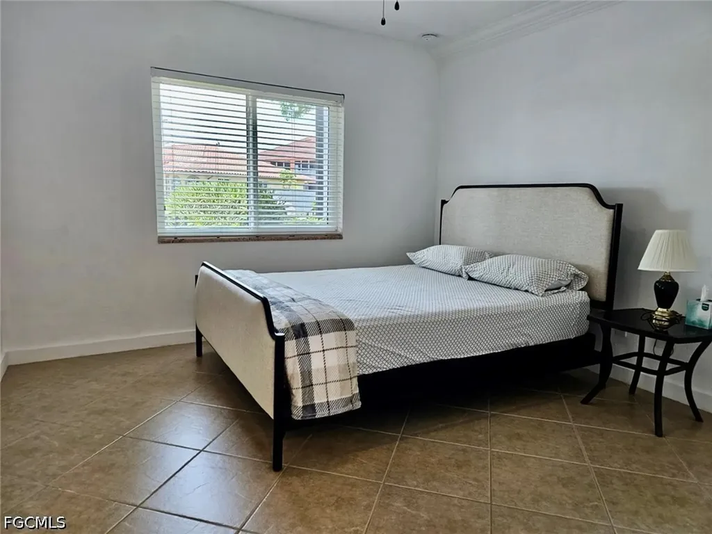 4722 SE 1st Place Cape Coral FL 33904