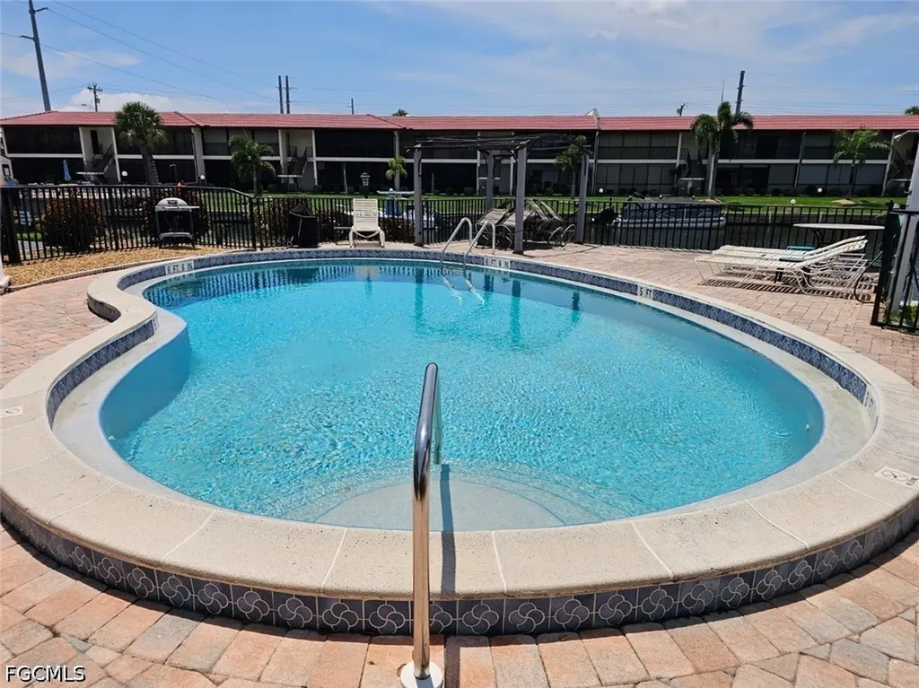 4722 SE 1st Place Cape Coral FL 33904