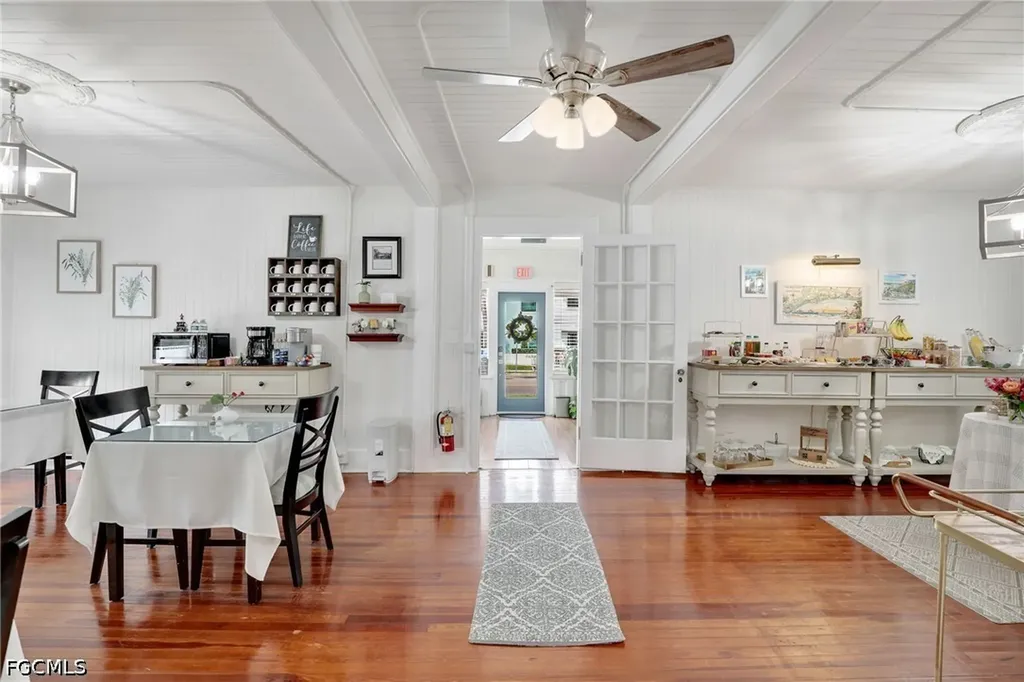 2135 Mcgregor Boulevard Fort Myers FL 33901