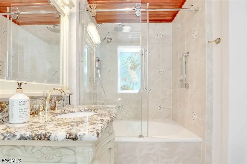 2135 Mcgregor Boulevard Fort Myers FL 33901