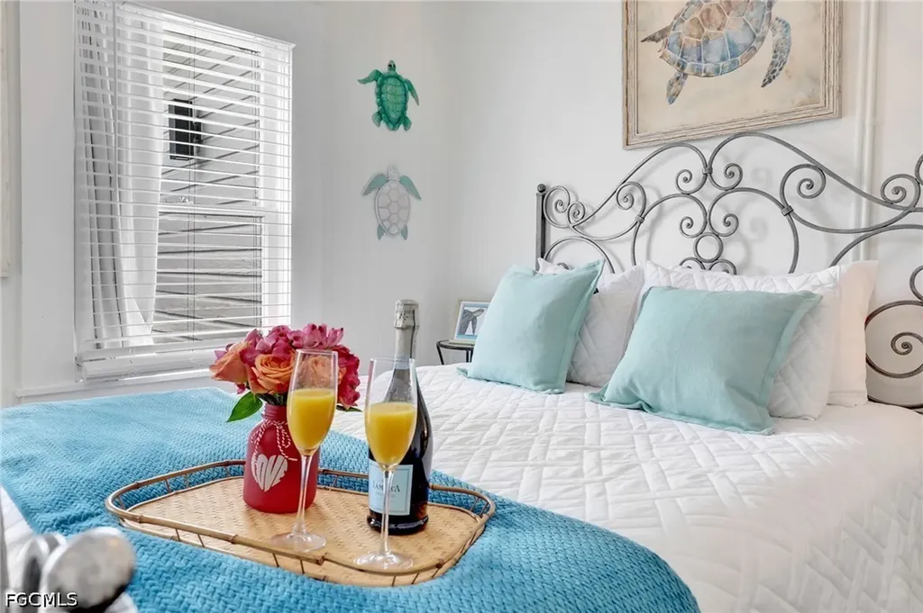 2135 Mcgregor Boulevard Fort Myers FL 33901