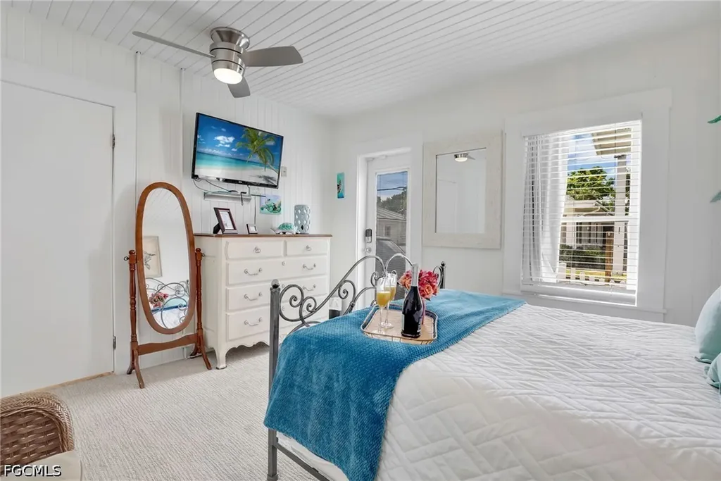 2135 Mcgregor Boulevard Fort Myers FL 33901