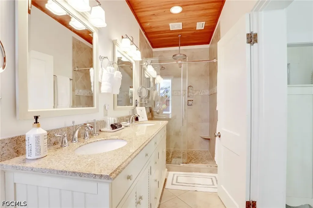 2135 Mcgregor Boulevard Fort Myers FL 33901