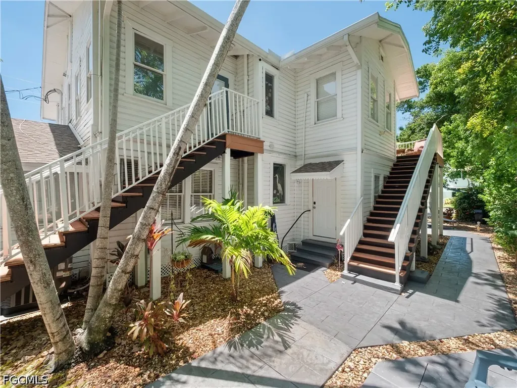 2135 Mcgregor Boulevard Fort Myers FL 33901