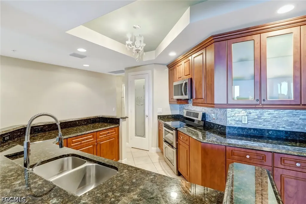 2745 1st Street Fort Myers FL 33916