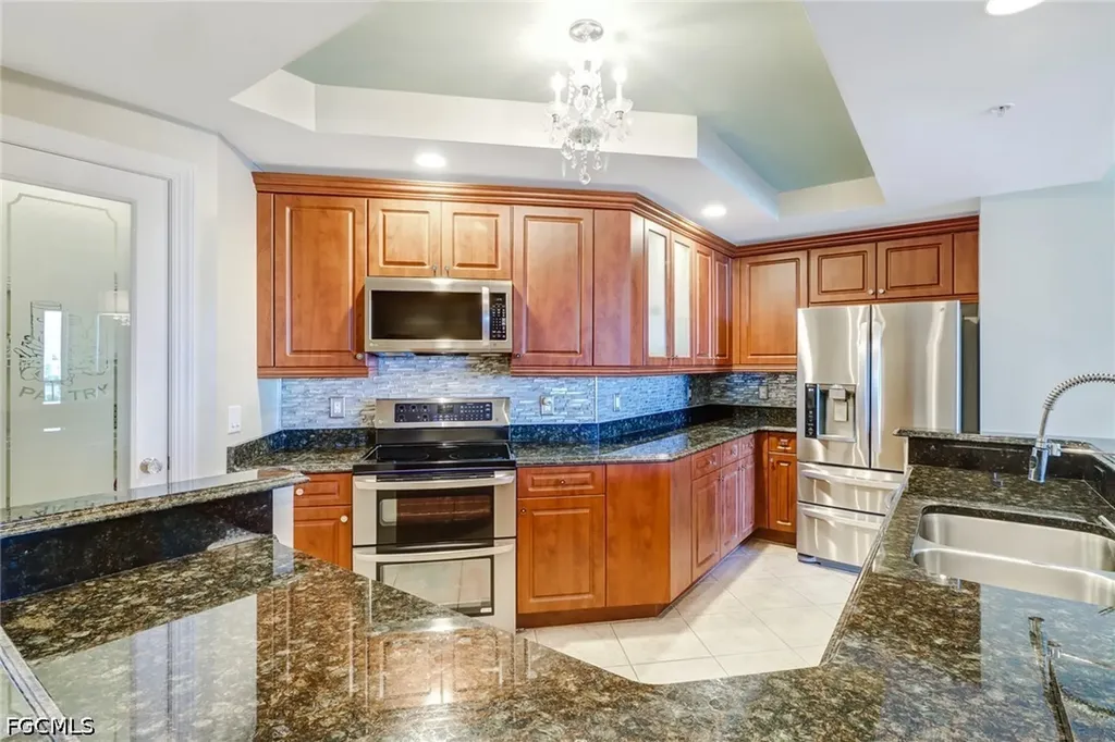 2745 1st Street Fort Myers FL 33916