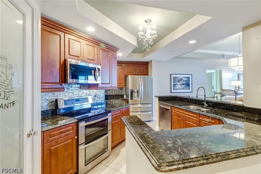 2745 1st Street Fort Myers FL 33916