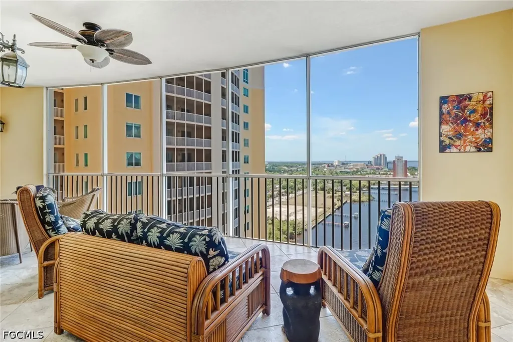 2745 1st Street Fort Myers FL 33916