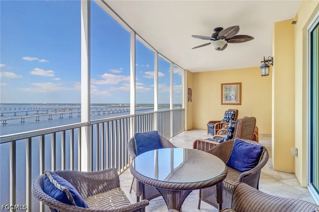 2745 1st Street Fort Myers FL 33916