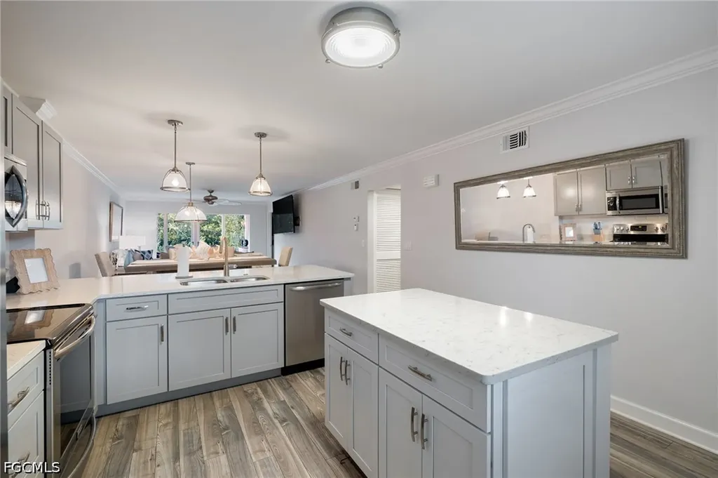 3021 Sandpiper Bay Circle Naples FL 34112