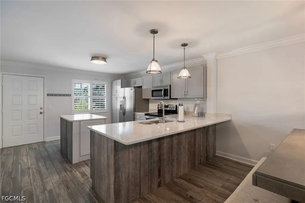 3021 Sandpiper Bay Circle Naples FL 34112
