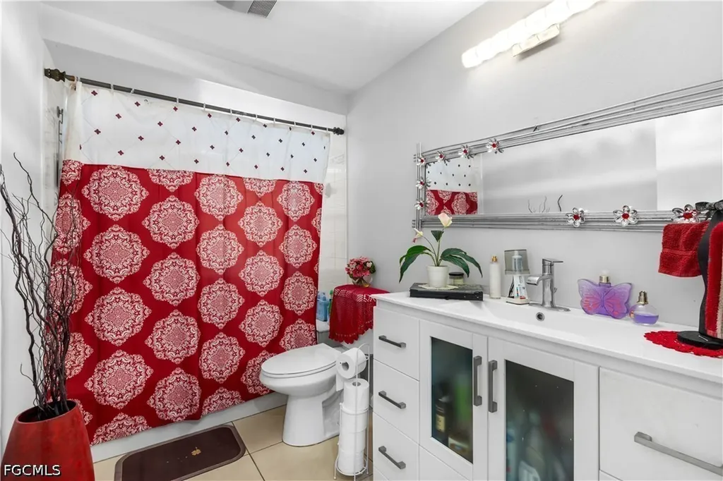 18 Illinois Road Lehigh Acres FL 33936