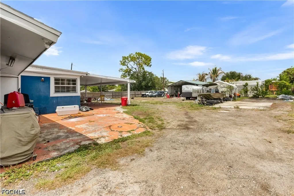 18 Illinois Road Lehigh Acres FL 33936