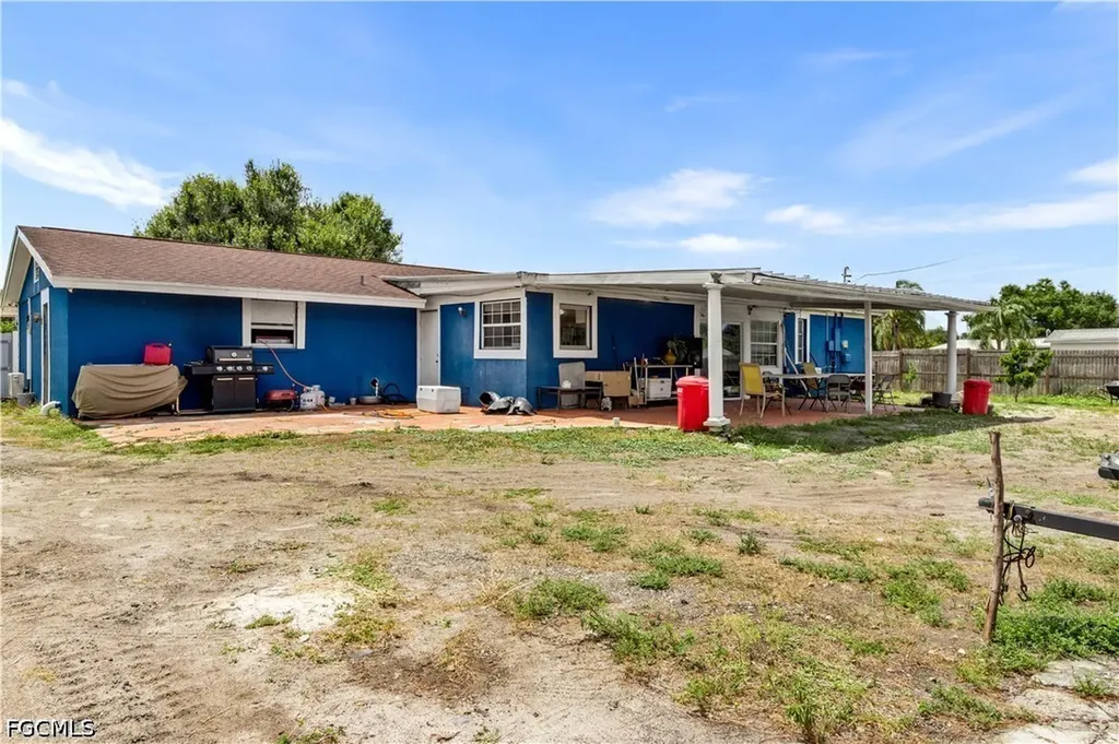 18 Illinois Road Lehigh Acres FL 33936