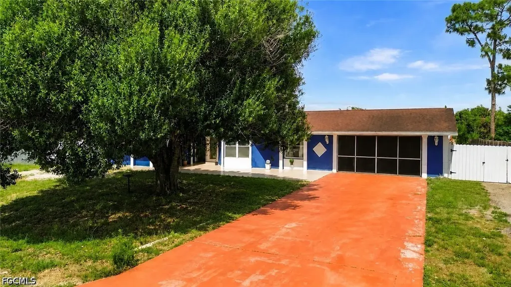 18 Illinois Road Lehigh Acres FL 33936