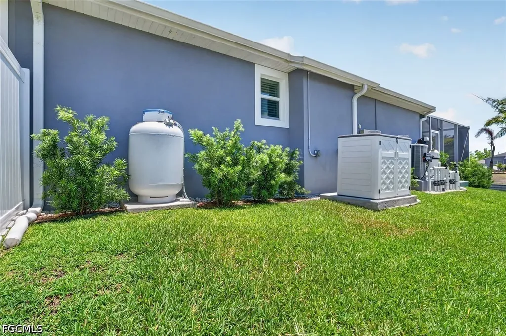 1714 NW 17th Terrace Cape Coral FL 33993
