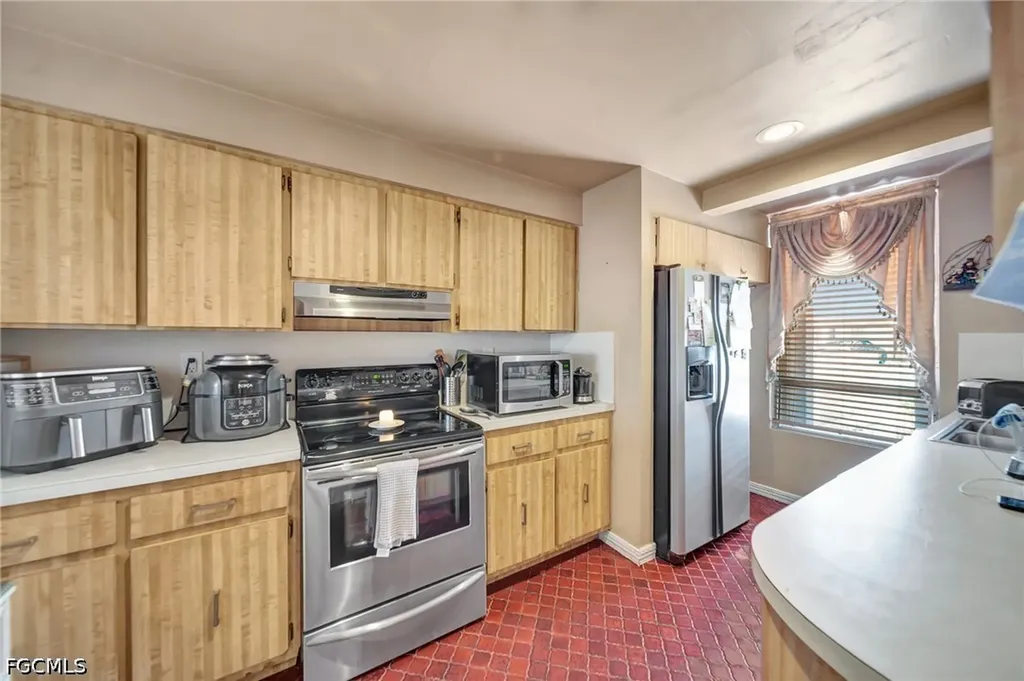 14154 Kendale Lakes Circle Miami FL 33183