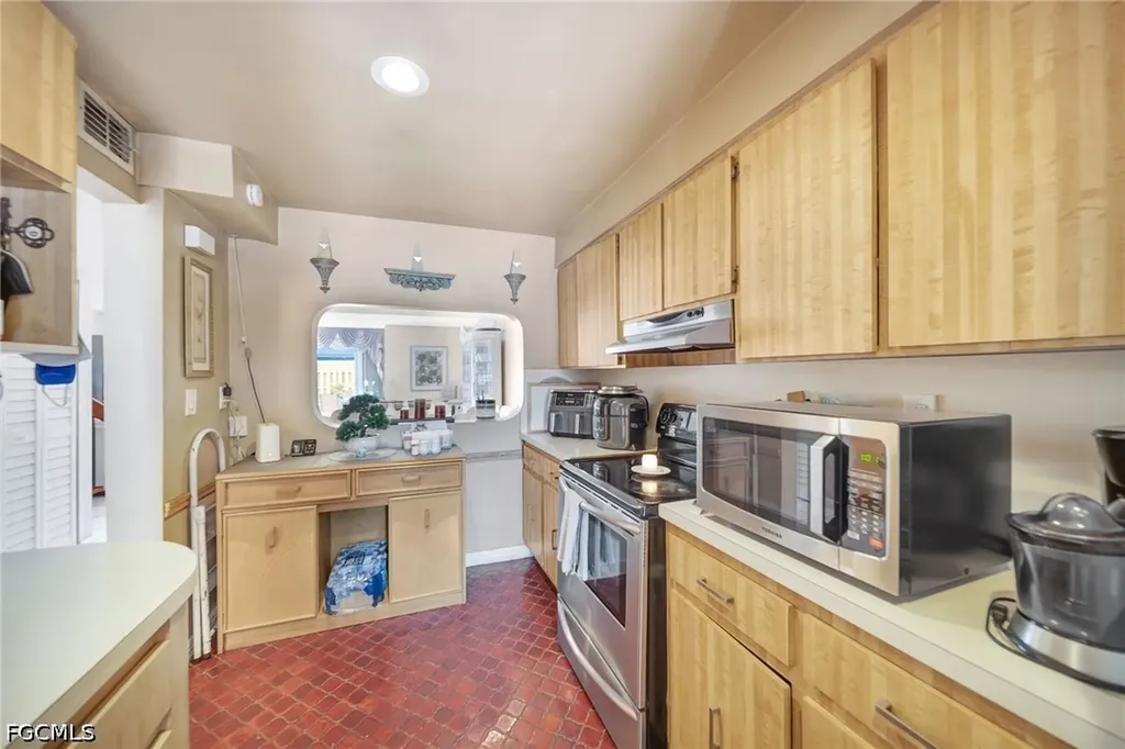 14154 Kendale Lakes Circle Miami FL 33183