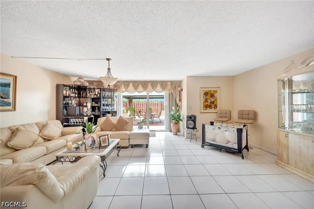 14154 Kendale Lakes Circle Miami FL 33183