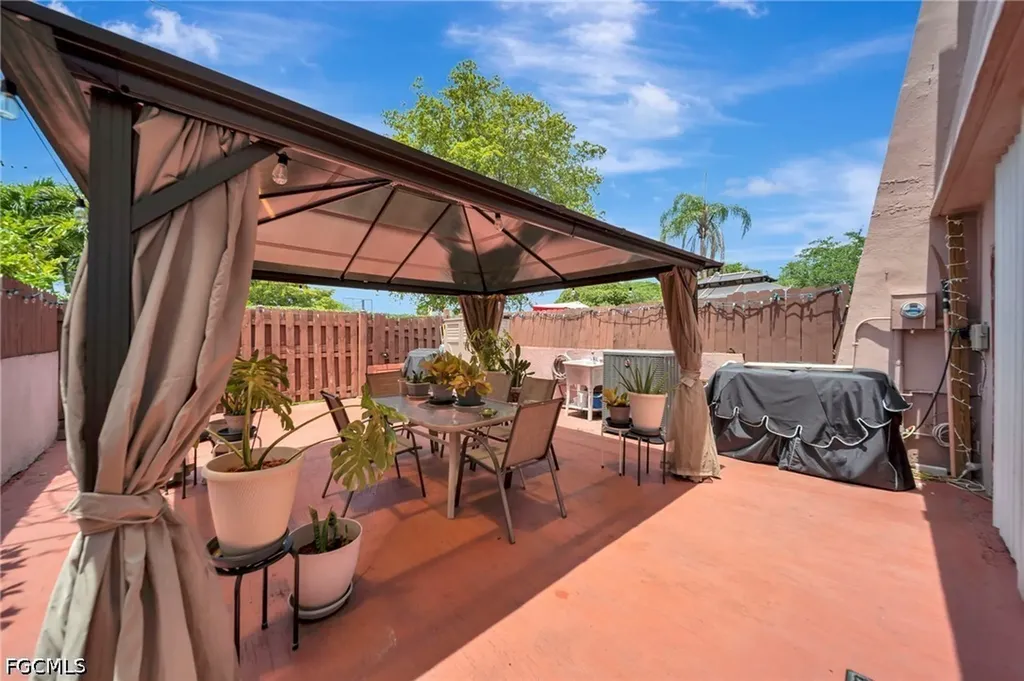 14154 Kendale Lakes Circle Miami FL 33183