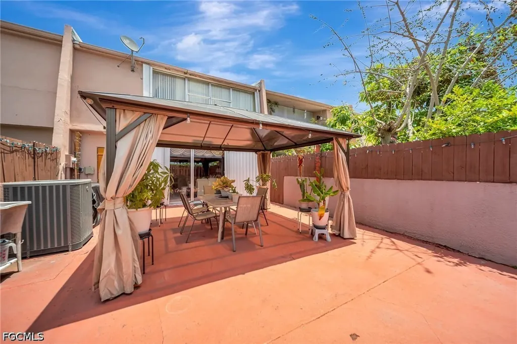14154 Kendale Lakes Circle Miami FL 33183