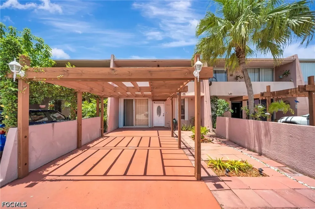 14154 Kendale Lakes Circle Miami FL 33183