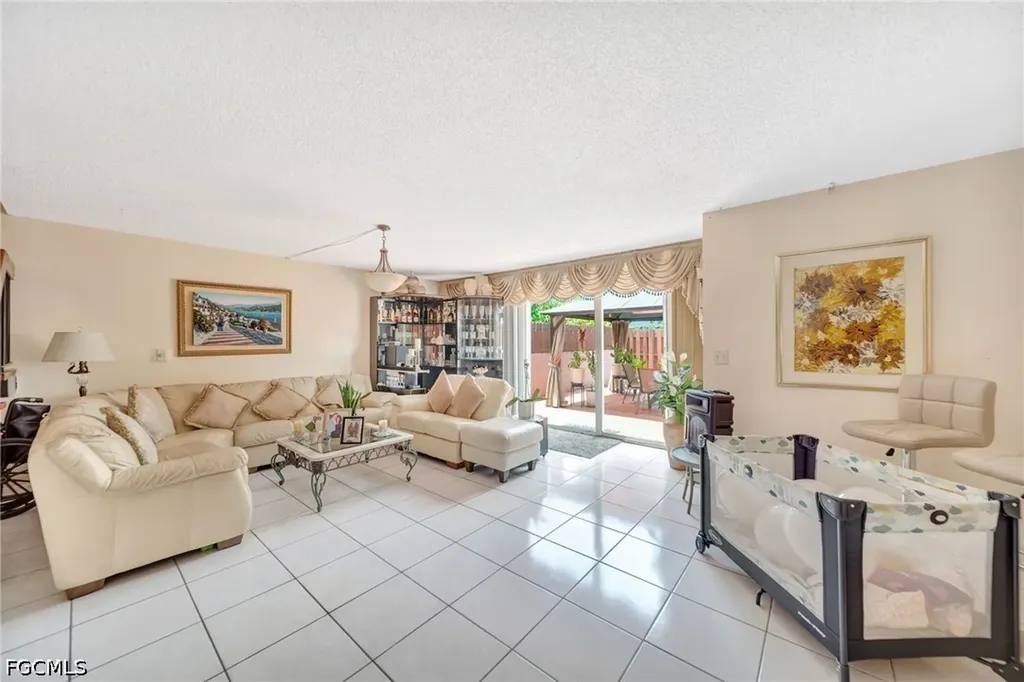 14154 Kendale Lakes Circle Miami FL 33183