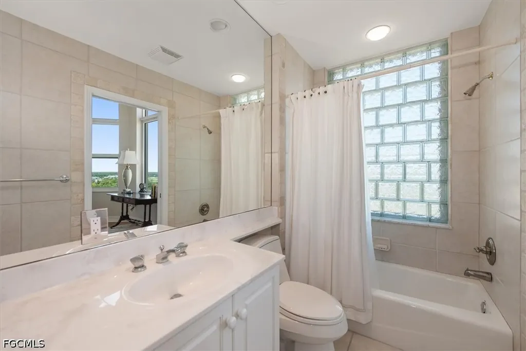425 Dockside Drive Naples FL 34110
