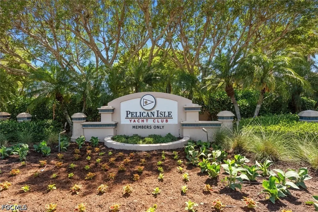 425 Dockside Drive Naples FL 34110